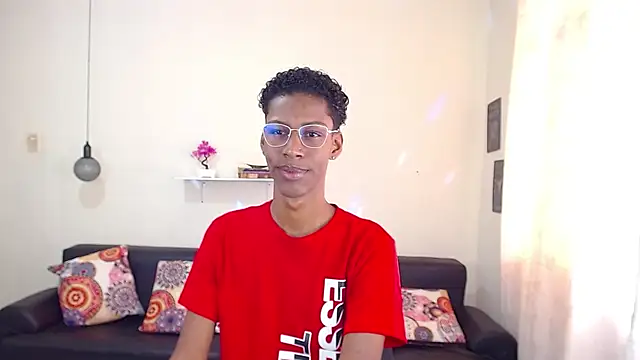 Snapshot of maiki18_ chatting on January 15, 1:52 pm maiki18  online show from January 15, 1:52 pm