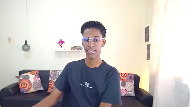Snapshot of maiki18_ chatting on January 17, 1:35 pm maiki18  online show from January 17, 1:35 pm