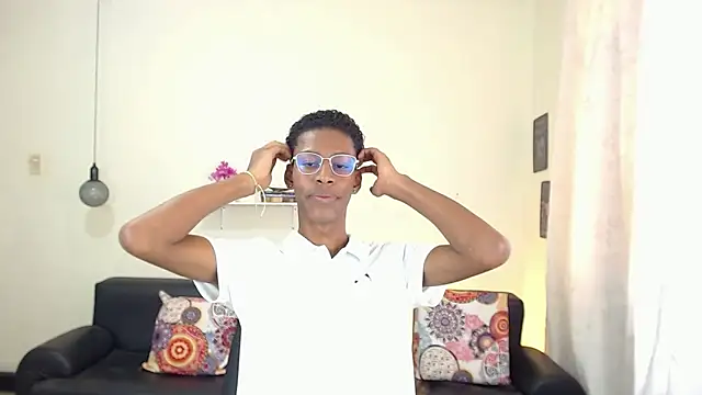 Snapshot of maiki18_ chatting on February 3, 4:52 pm maiki18  online show from February 3, 4:52 pm