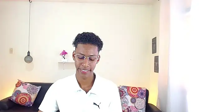 Snapshot of maiki18_ chatting on February 12, 7:56 pm maiki18  online show from February 12, 7:56 pm