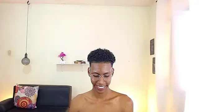 Snapshot of maiki18_ chatting on February 24, 4:58 pm maiki18  online show from February 24, 4:58 pm