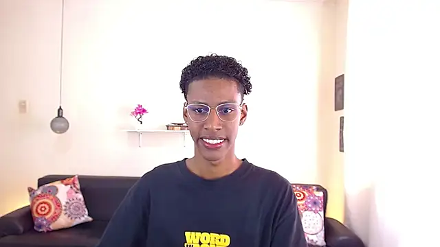 Snapshot of maiki18_ chatting on March 1, 1:51 pm maiki18  online show from March 1, 1:51 pm