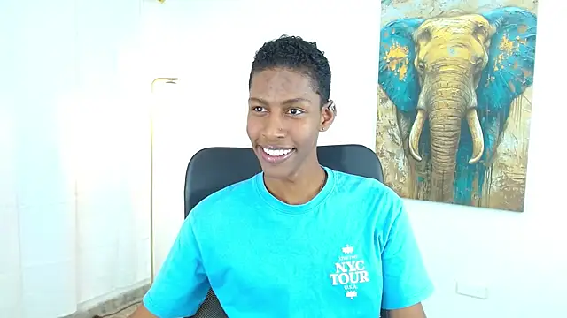 Snapshot of maiki18_ chatting on October 3, 8:39 pm maiki18  online show from October 3, 8:39 pm