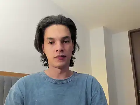 uglycoyote18 online show from April 26, 10:35 am