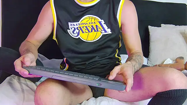 Adam MillanFF online show from January 5, 8:23 pm