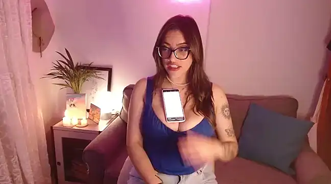 Snapshot of Nicole_white_11 chatting on March 11, 1:48 am Nicole white 11 online show from March 11, 1:48 am