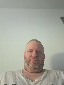 Snapshot of ShyBoy1982 chatting on March 2, 11:39 am ShyBoy1982 online show from March 2, 11:39 am