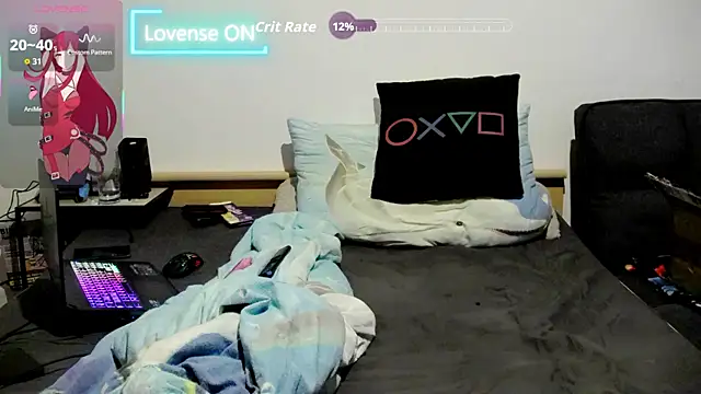 Snapshot of ShyBoy1982 chatting on March 8, 2:04 am ShyBoy1982 online show from March 8, 2:04 am