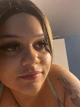 Snapshot of Lolacavalona chatting on December 15, 8:58 pm Lolacavalona online show from December 15, 8:58 pm