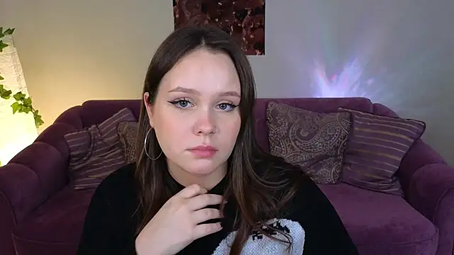 Snapshot of miki_miki_cutie_ chatting on December 12, 7:37 pm miki miki cutie online show from December 12, 7:37 pm