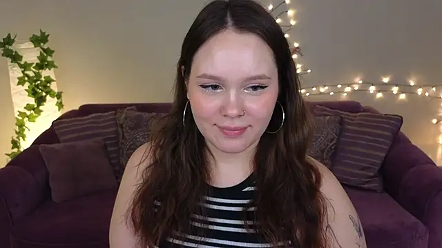 Snapshot of miki_miki_cutie_ chatting on December 17, 4:32 pm miki miki cutie online show from December 17, 4:32 pm