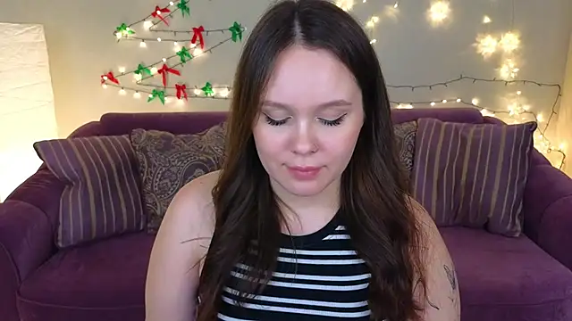 Snapshot of miki_miki_cutie_ chatting on December 22, 5:23 am miki miki cutie online show from December 22, 5:23 am