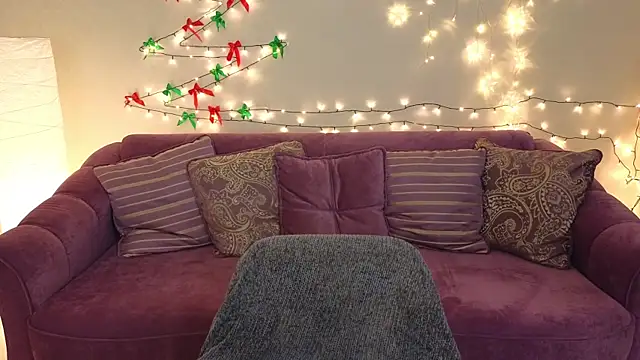 Snapshot of miki_miki_cutie_ chatting on December 29, 10:03 pm miki miki cutie online show from December 29, 10:03 pm