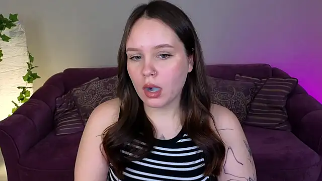 Snapshot of miki_miki_cutie_ chatting on January 15, 4:54 pm miki miki cutie online show from January 15, 4:54 pm