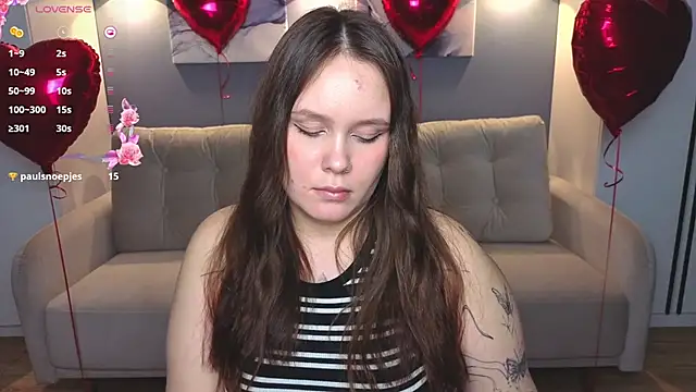 Snapshot of miki_miki_cutie_ chatting on February 14, 11:09 pm miki miki cutie online show from February 14, 11:09 pm