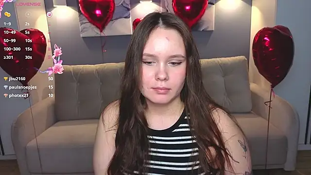 Snapshot of miki_miki_cutie_ chatting on February 15, 2:15 am miki miki cutie online show from February 15, 2:15 am