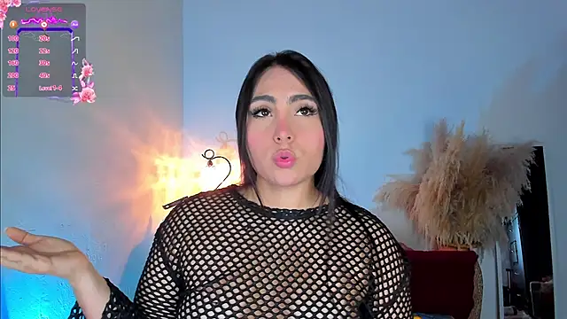 Snapshot of Sarahballiston_ chatting on December 5, 12:08 am Sarahballiston  online show from December 5, 12:08 am