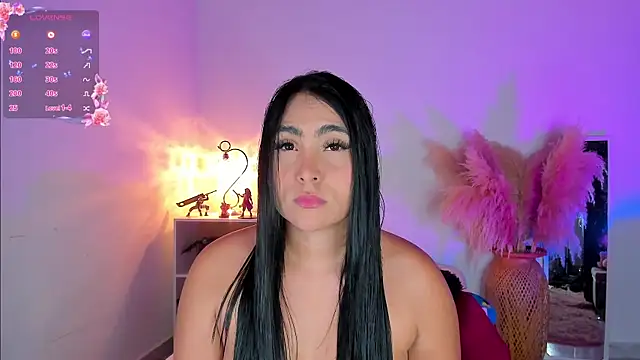 Snapshot of Sarahballiston_ chatting on February 22, 3:45 am Sarahballiston  online show from February 22, 3:45 am