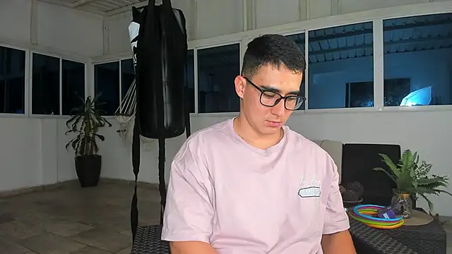 owengray2n online show from December 22, 1:34 am