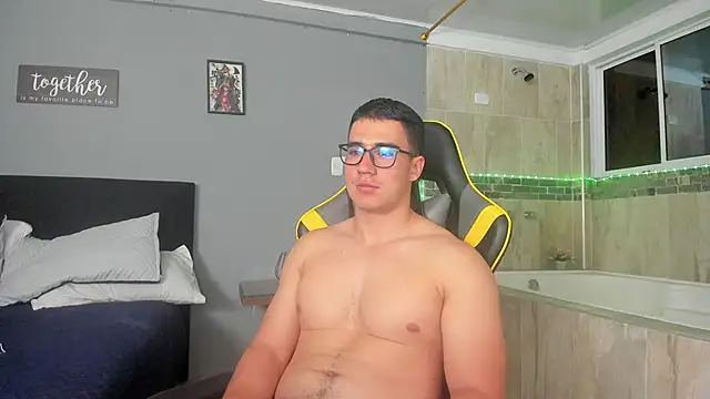 owengray2n online show from February 11, 5:47 am