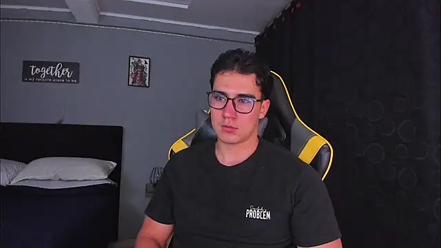 owengray2n online show from October 14, 12:33 am