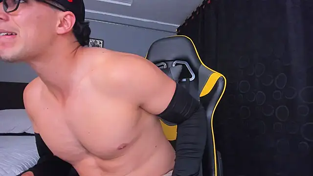 owengray2n online show from November 30, 3:32 am