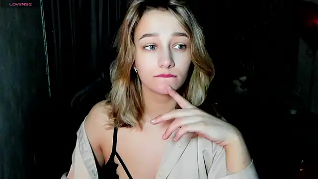 Sinty Noria online show from February 19, 1:08 am