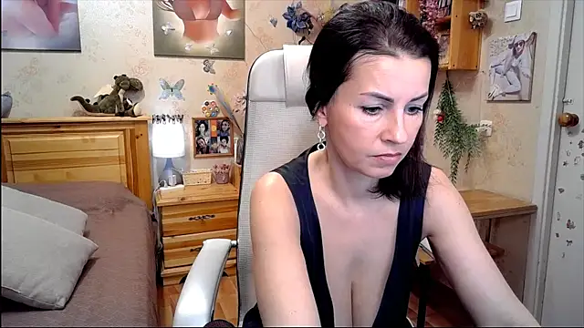 Snapshot of Kendra_Mom chatting on February 11, 9:25 am Kendra Mom online show from February 11, 9:25 am