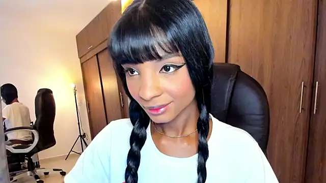 alikahouston4 online show from March 5, 4:02 am