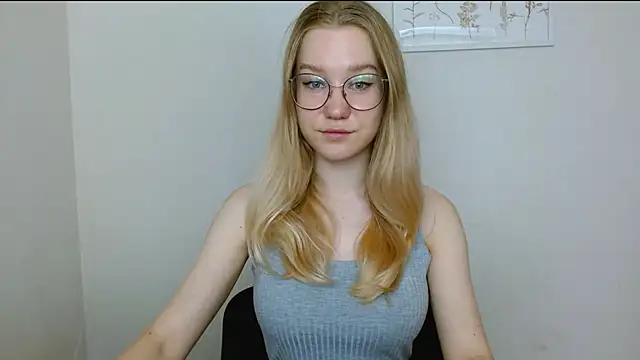 Snapshot of cindi_hot chatting on September 23, 8:17 am cindi hot online show from September 23, 8:17 am