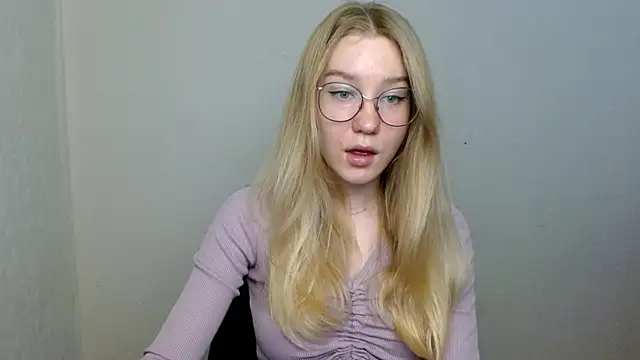 cindi hot online show from November 10, 8:46 am