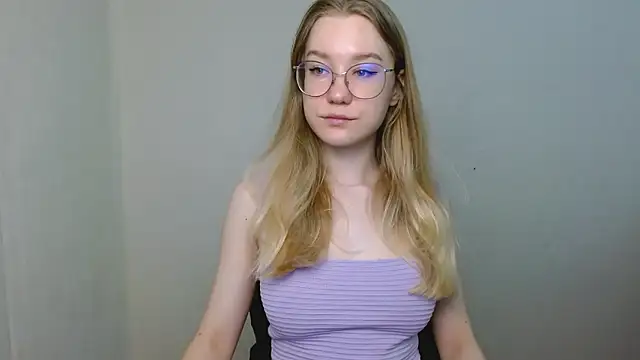 Snapshot of cindi_hot chatting on February 23, 9:28 am cindi hot online show from February 23, 9:28 am