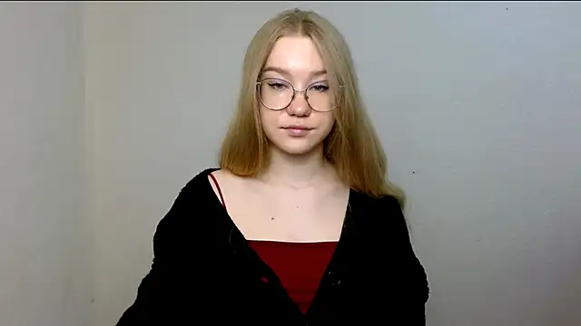Snapshot of cindi_hot chatting on April 26, 11:19 am cindi hot online show from April 26, 11:19 am