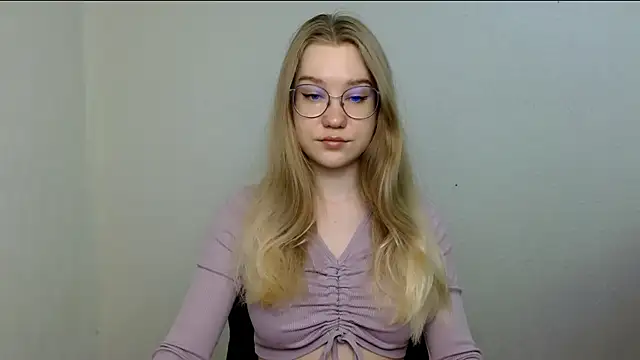 Snapshot of cindi_hot chatting on June 2, 10:28 am cindi hot online show from June 2, 10:28 am