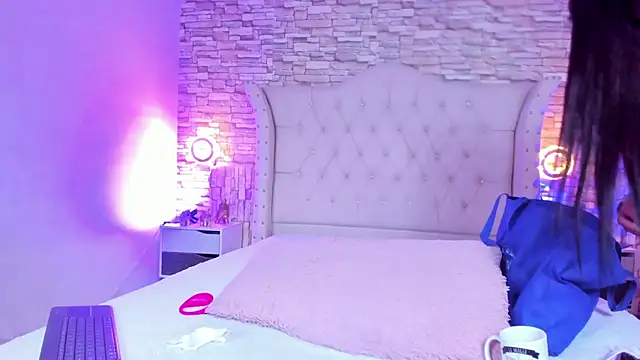 Gina Myers online show from February 18, 12:23 pm