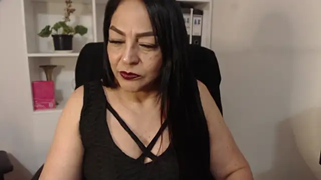 Snapshot of Gina_Myers chatting on June 19, 3:33 am Gina Myers online show from June 19, 3:33 am