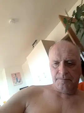 Milkasahne64 online show from November 7, 11:32 am