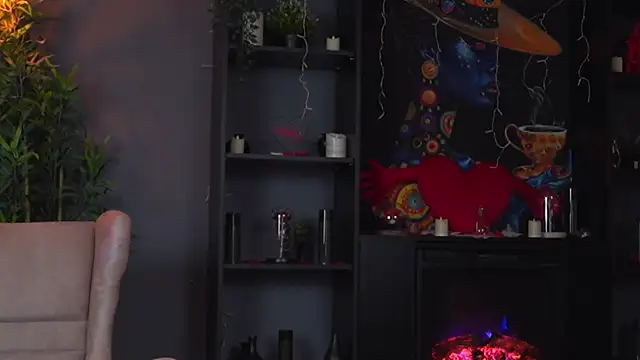 Evelyn Evyyy online show from April 18, 6:12 pm