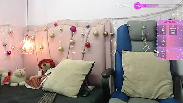 Snapshot of adharaebony chatting on December 7, 2:09 am adharaebony online show from December 7, 2:09 am