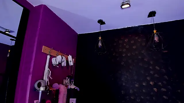 Alexa Slave online show from November 7, 9:26 pm