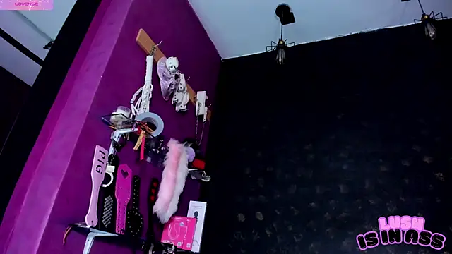 Alexa Slave online show from April 11, 7:07 pm