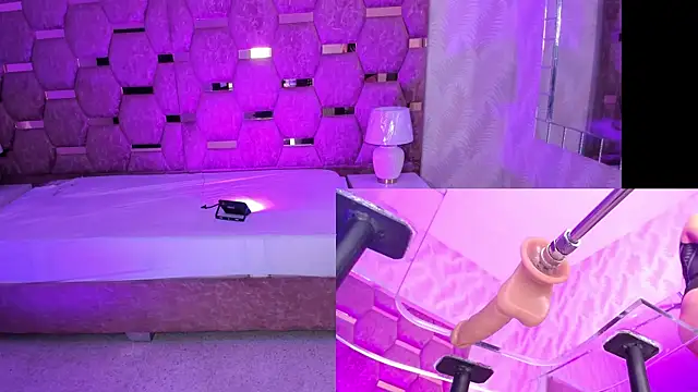 Trianna   online show from November 14, 1:32 pm