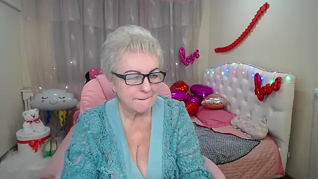 KayleSmoll online show from February 5, 1:37 am