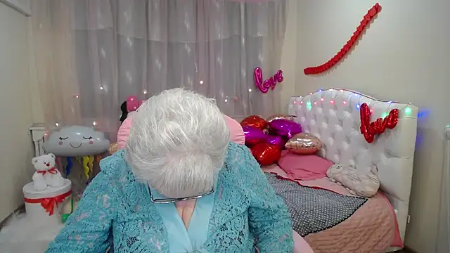 KayleSmoll online show from February 5, 4:37 am