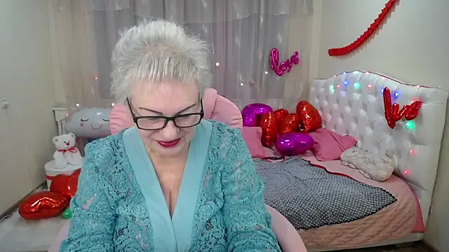 KayleSmoll online show from February 7, 10:20 pm