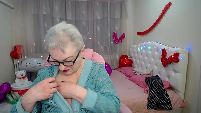 KayleSmoll online show from February 11, 7:59 pm