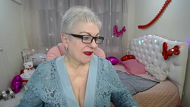 KayleSmoll online show from March 6, 1:27 am