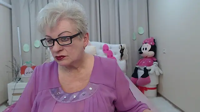 KayleSmoll online show from April 4, 6:38 pm