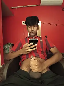 Snapshot of richardjames95 chatting on July 23, 8:45 am richardjames95 online show from July 23, 8:45 am