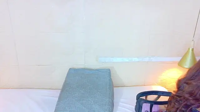 Shamiraa moore online show from April 1, 8:06 pm